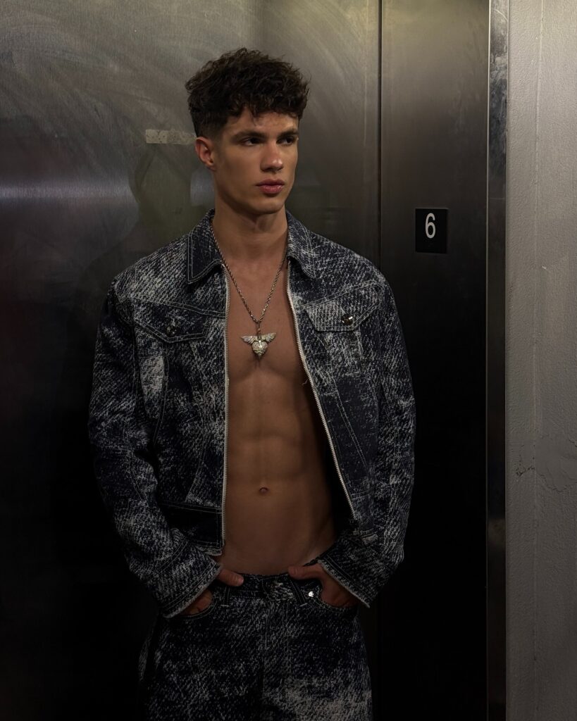 Cesar Daniel – Shirtless Celebs